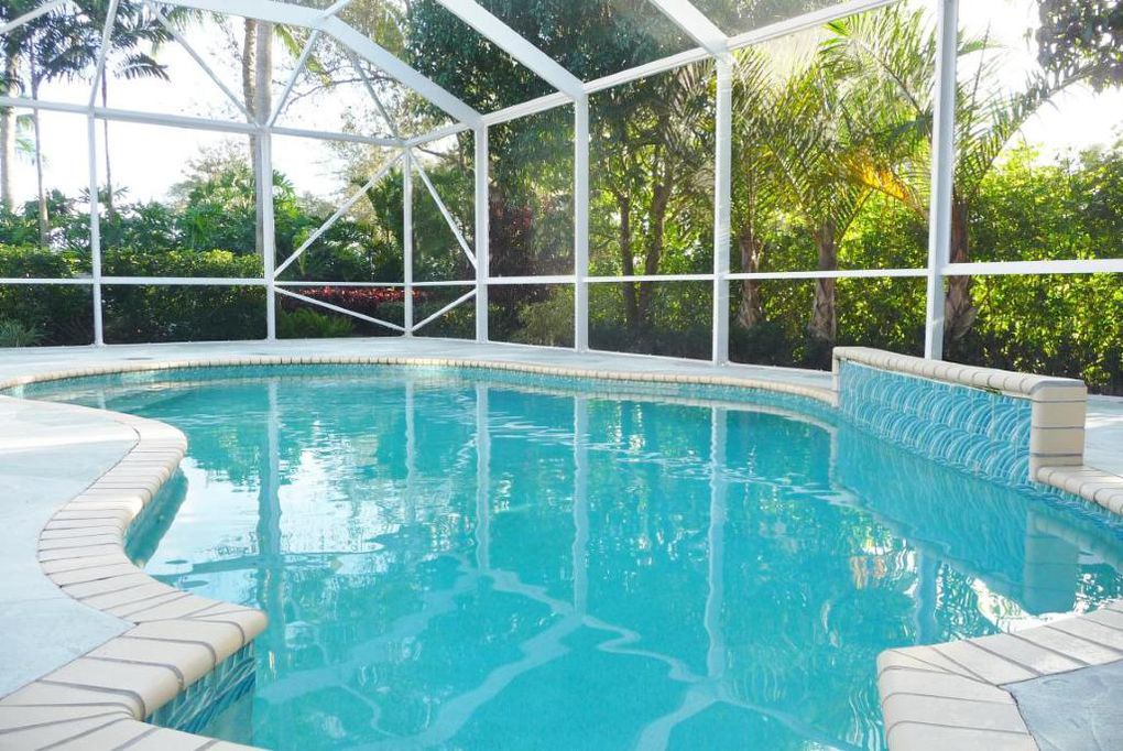 Avail Best Pool Cleaning Services in Boca Raton to Get a Crystal Clear Pool