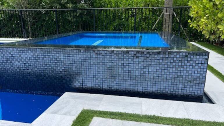 9 Tips for Choosing the Right Pool Builder in Florida