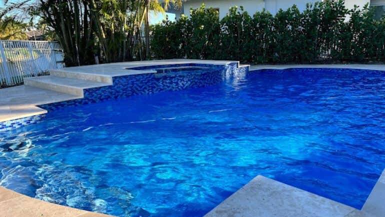How to keep worms out of Swimming Pool?