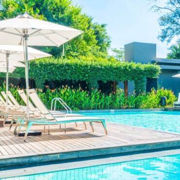 The Ultimate Guide to Choosing the Right Pool Cleaning Service