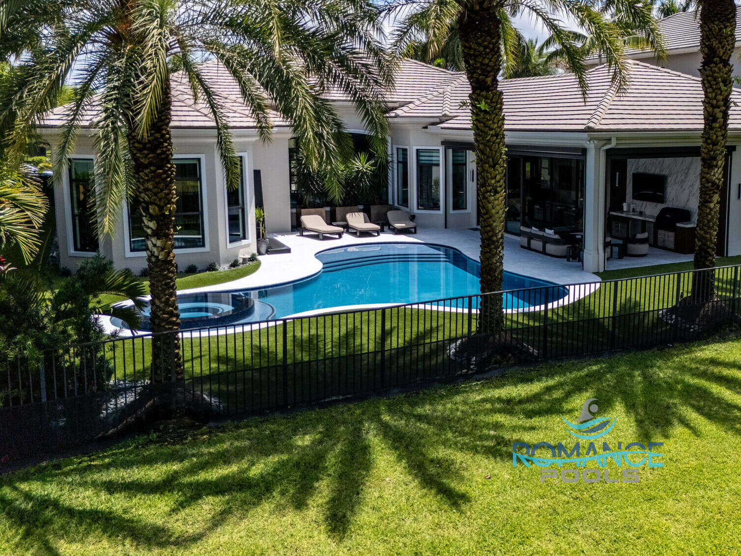 romance-pools-backyard-pool-waterfall-feature-closeup_1_optimized_500